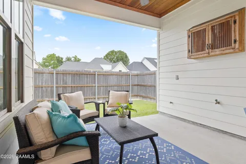 $360,000 | 101 Oak Village Drive, Scott, LA 70583