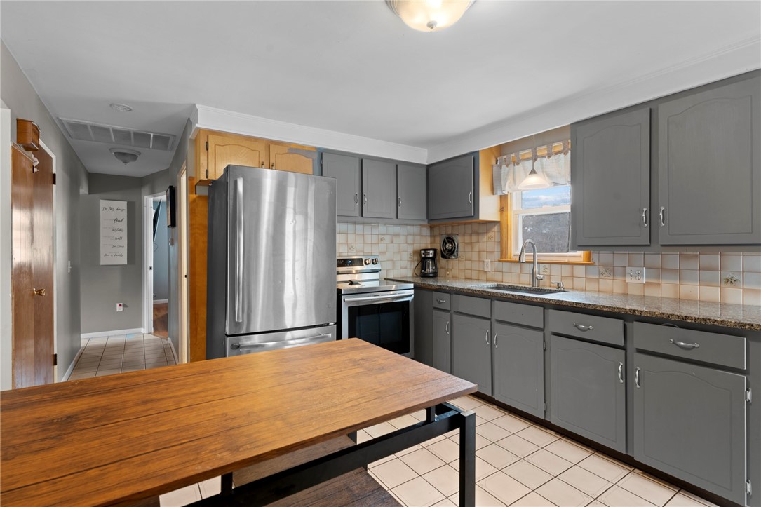 434 Arnold Road Coventry, RI 02816 - Photo 14 of 24