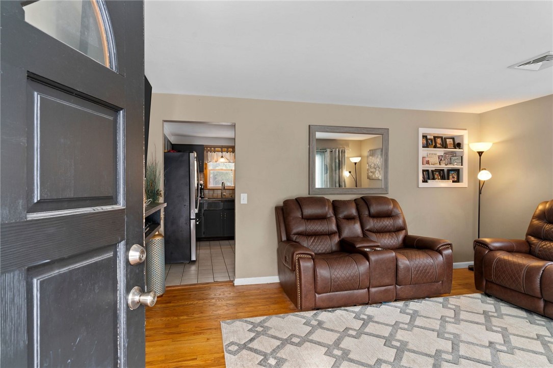 434 Arnold Road Coventry, RI 02816 - Photo 4 of 24