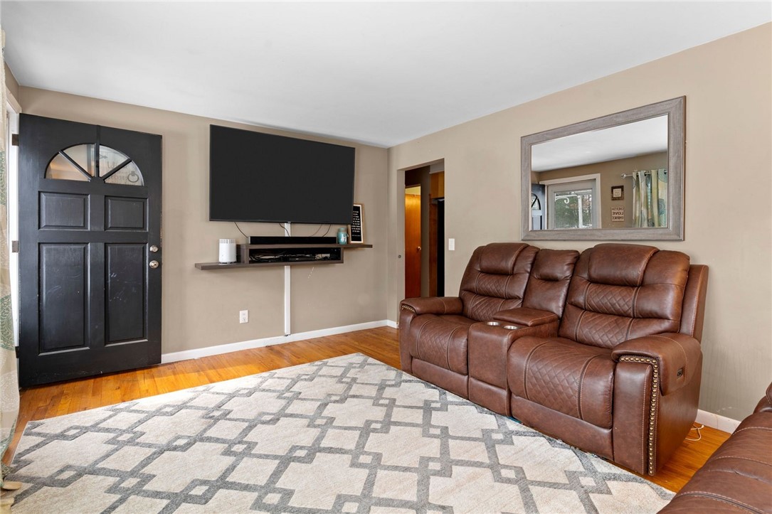 434 Arnold Road Coventry, RI 02816 - Photo 7 of 24