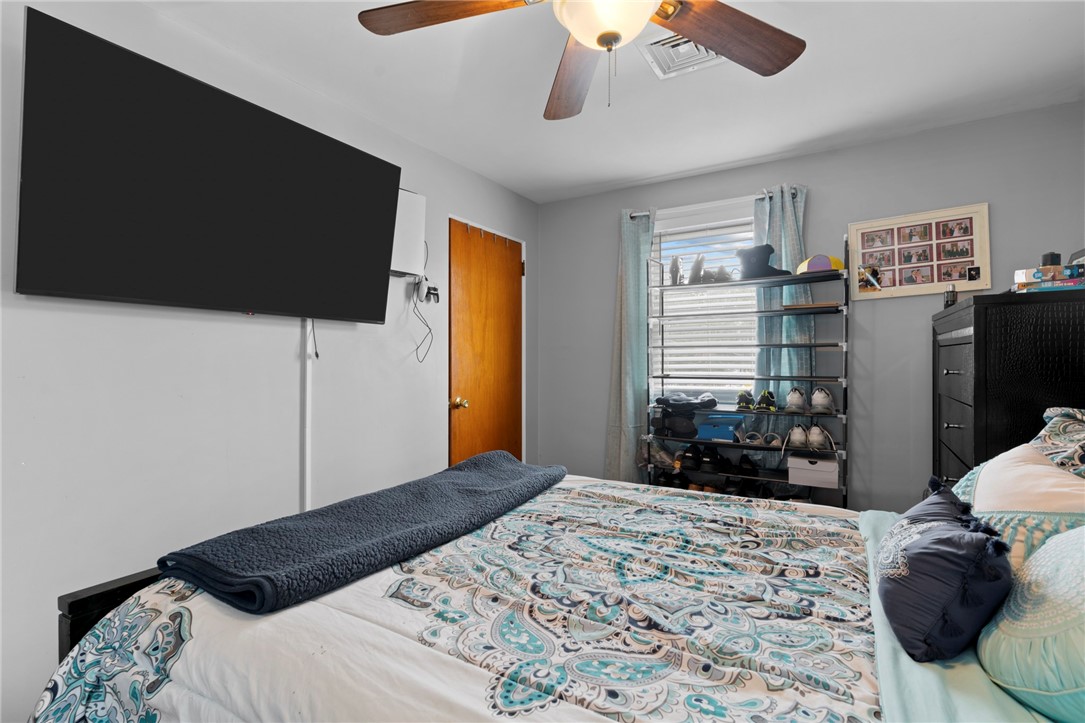 434 Arnold Road Coventry, RI 02816 - Photo 9 of 24