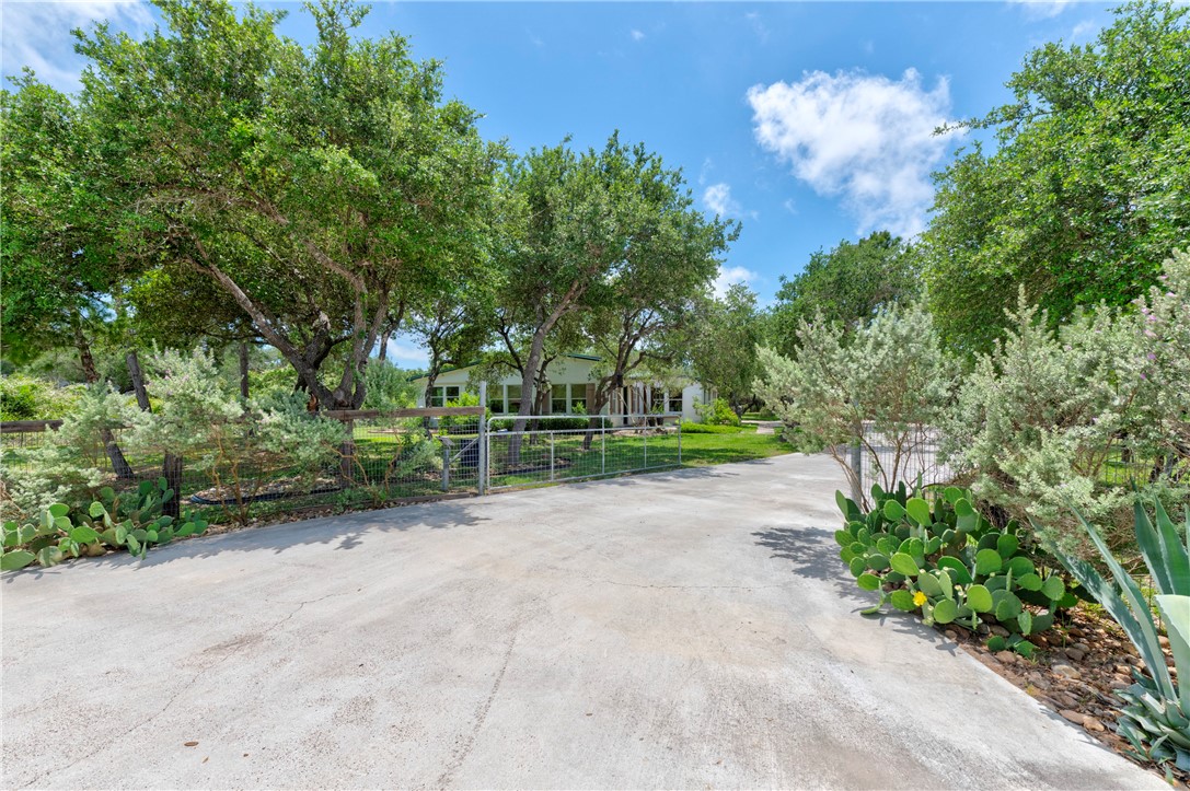 201 Rhodes Avenue Aransas Pass, TX 78336 - Photo 3 of 40