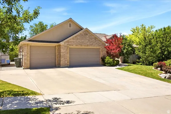 $827,700 | 1561 East Lakeview Way, Ogden, UT 84403