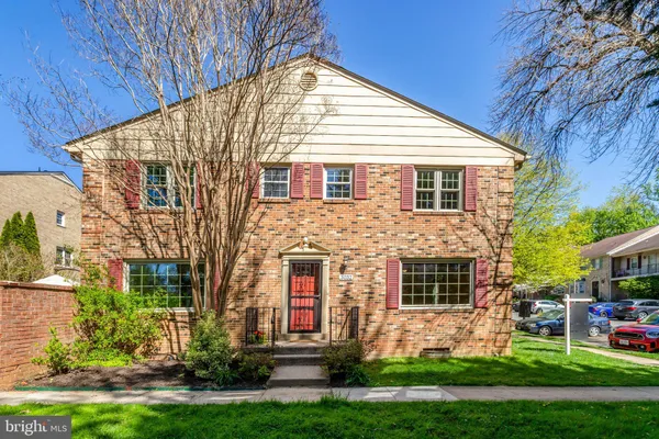 $735,000 | 3032 Seven Oaks Place, Falls Church, VA 22042