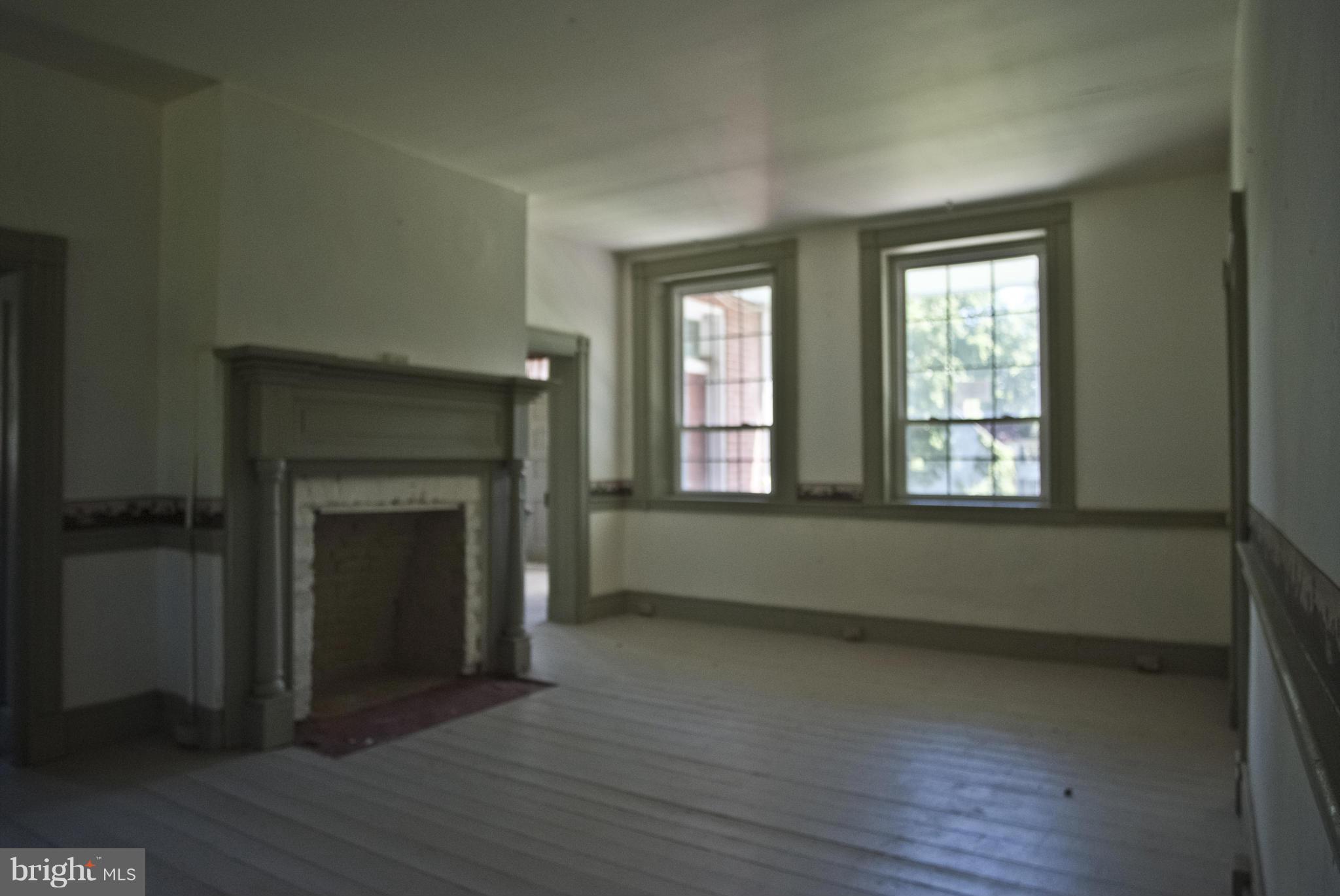 12715 St Paul Road Clear Spring, MD 21722 - Photo 7 of 16 Living Room