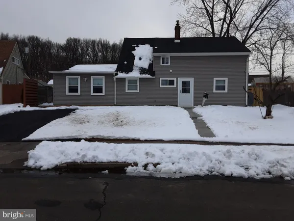 $374,900 | 12 Ring Lane, Levittown, PA 19055