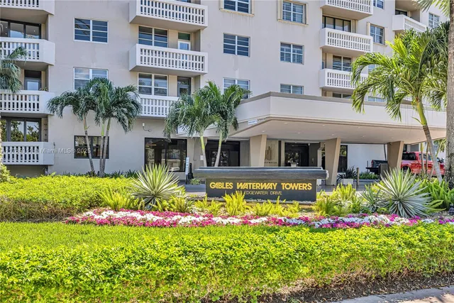 $850,000 | 90 Edgewater Drive, Unit 624, Coral Gables, FL 33133