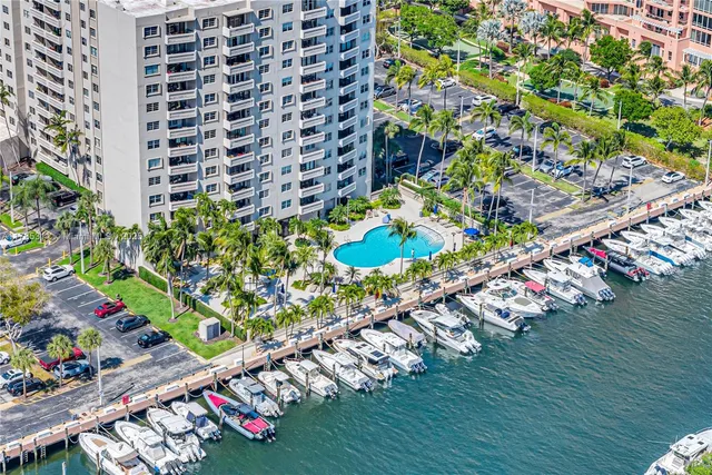 $850,000 | 90 Edgewater Drive, Unit 624, Coral Gables, FL 33133