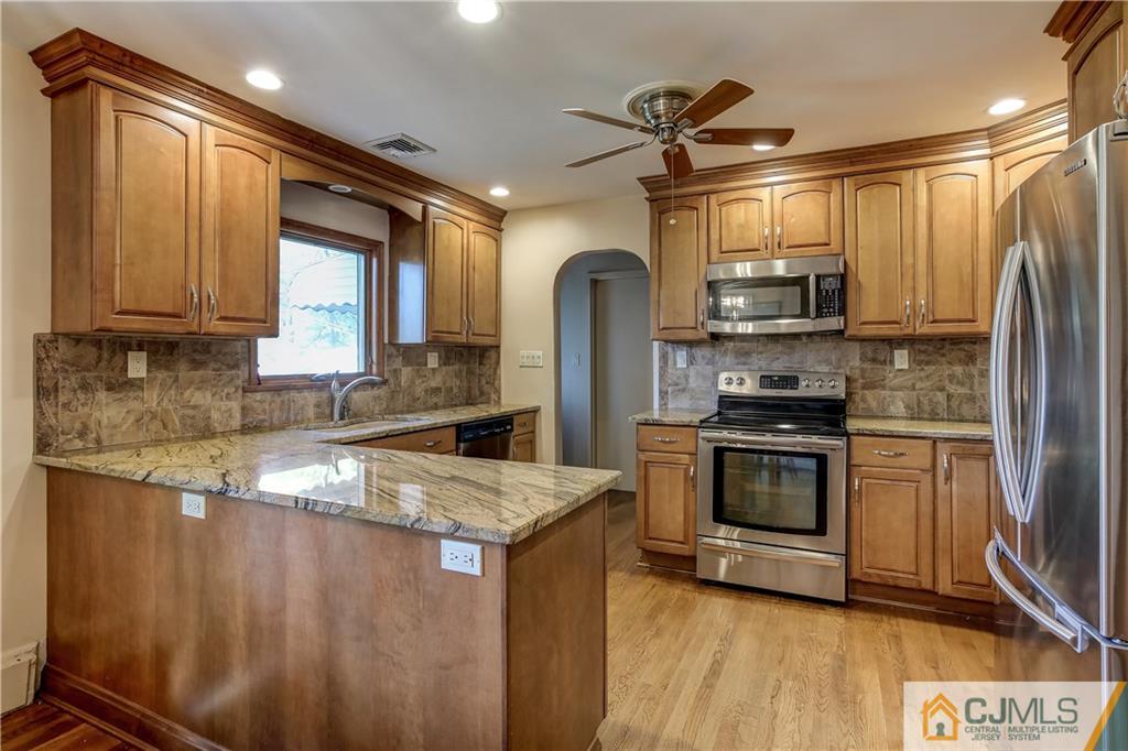27 North Hill Road Colonia, NJ 07067 - Photo 8 of 24 Gallery Image 8