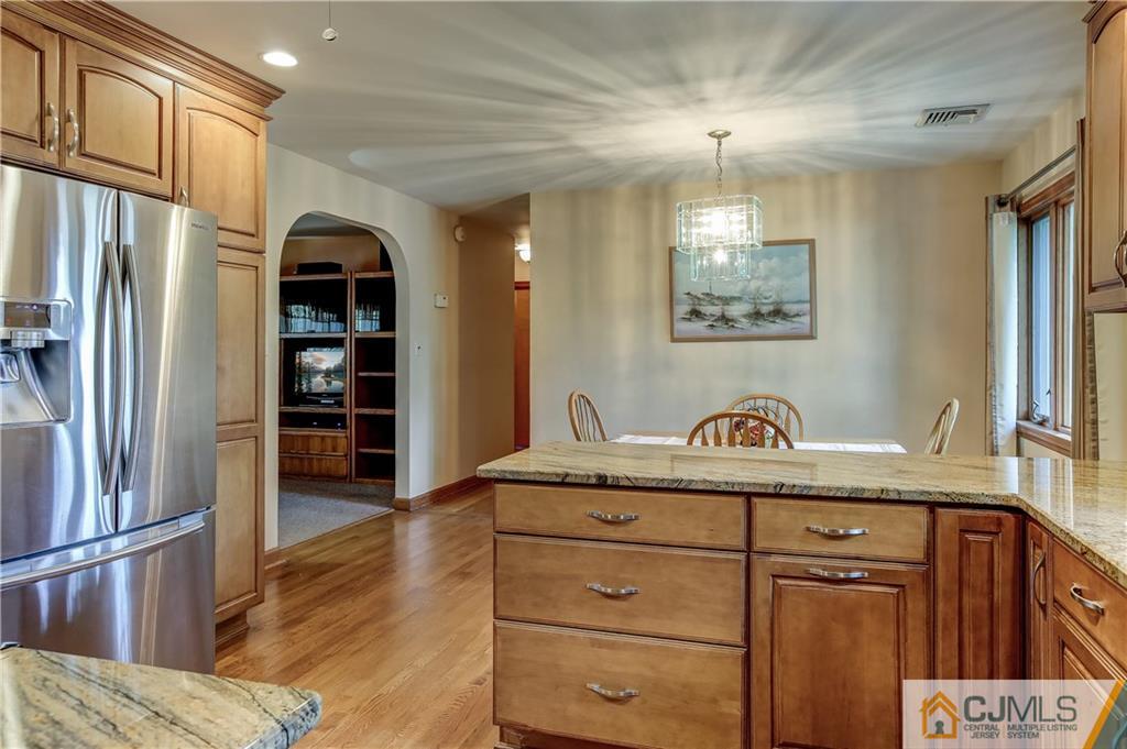 27 North Hill Road Colonia, NJ 07067 - Photo 9 of 24 Gallery Image 9