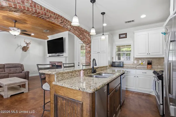 $390,000 | 202 Belle Oak Drive, Brandon, MS 39042