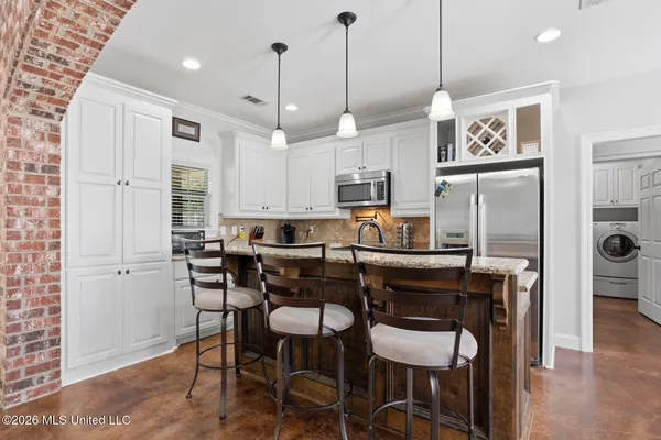 $390,000 | 202 Belle Oak Drive, Brandon, MS 39042