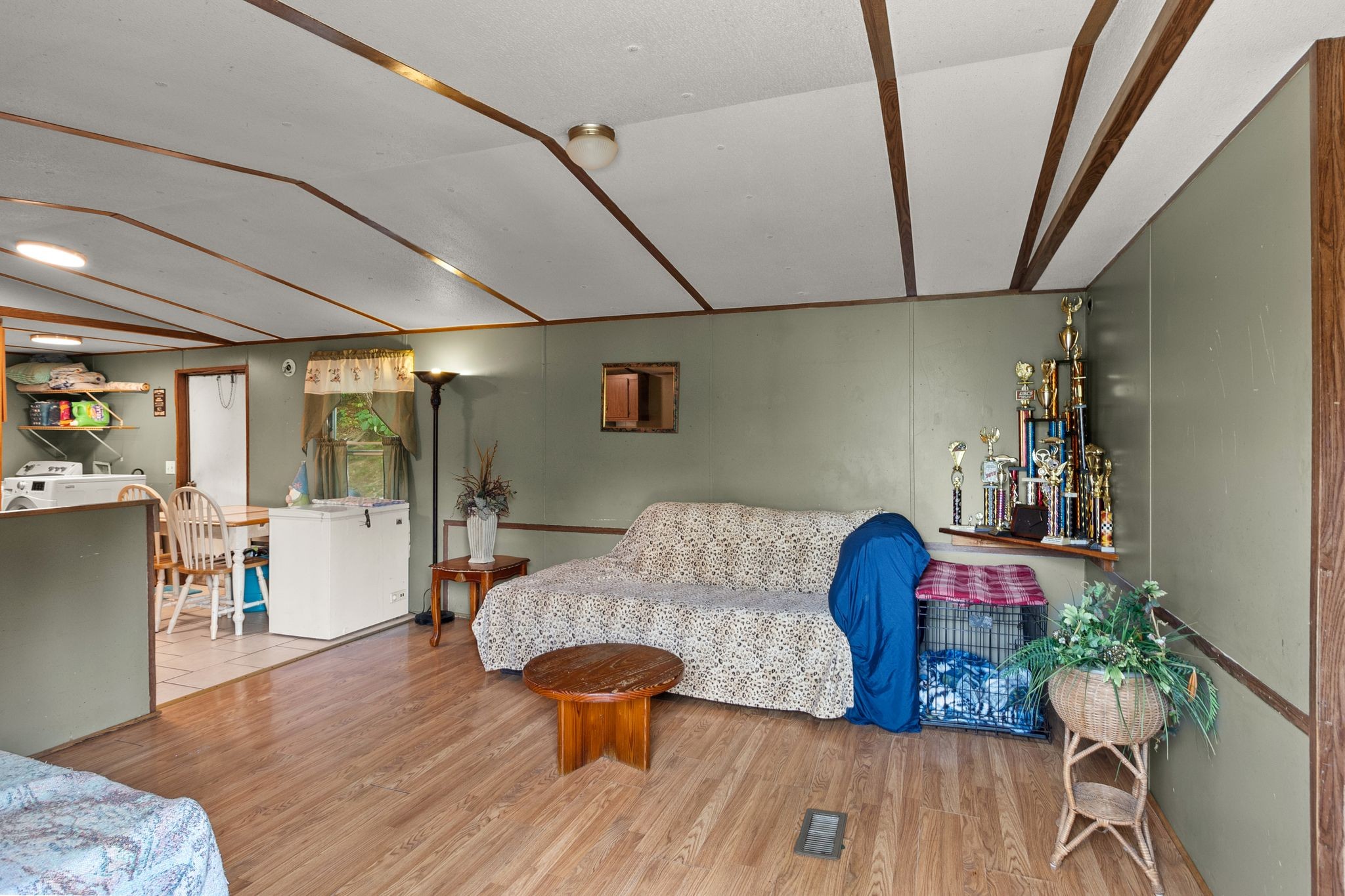 2417 Esque Sharp Road Mount Pleasant, TN 38474 - Photo 6 of 21 a living room with furniture and wooden floor