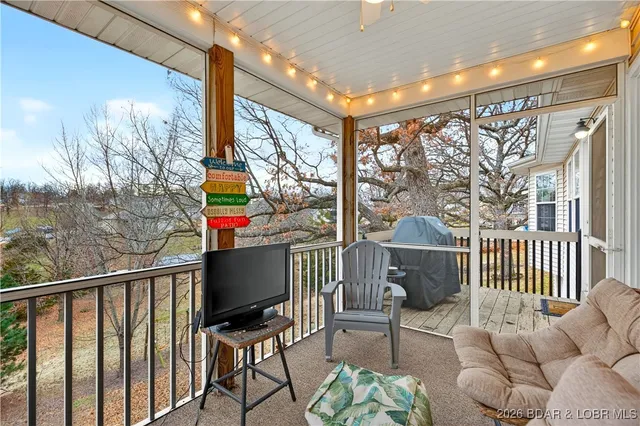 $389,900 | 114 Watkins Road, Camdenton, MO 65020