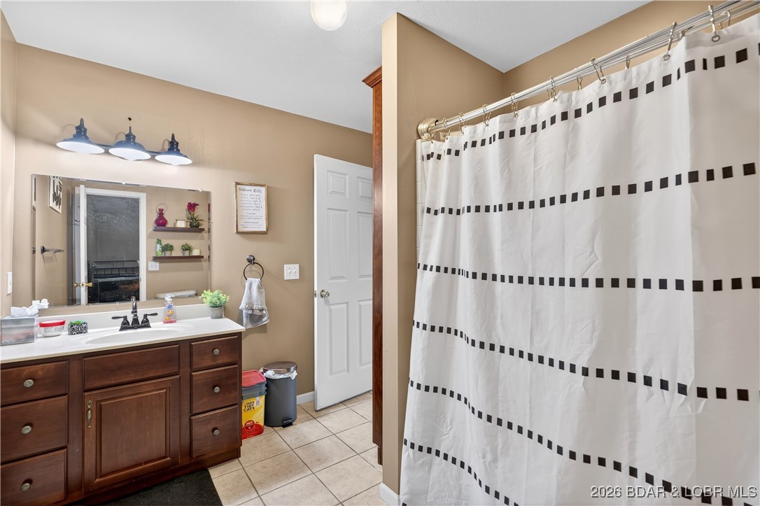 114 Watkins Road Camdenton, MO 65020 - Photo 32 of 45 Lower Level Bathroom
