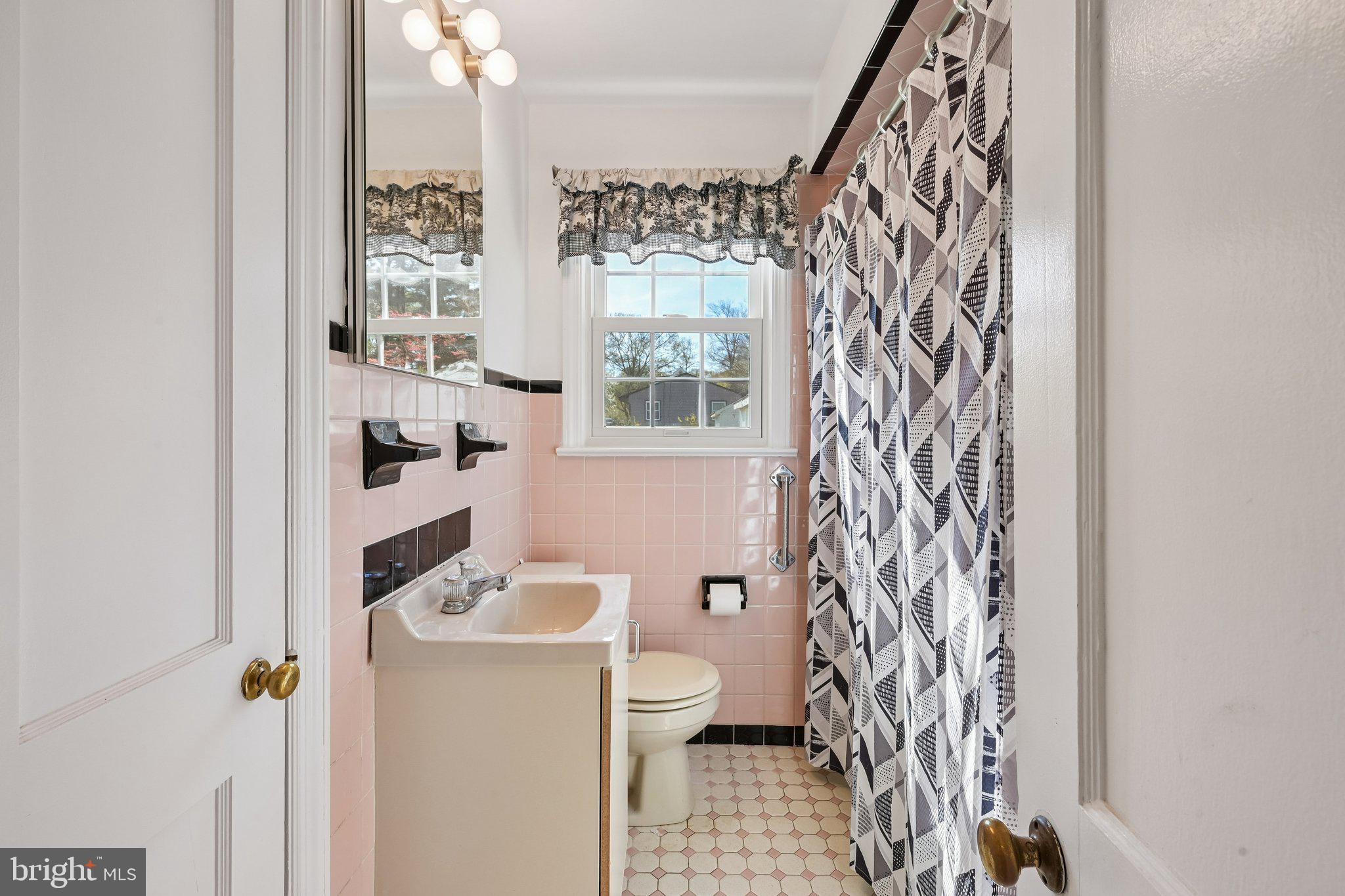 28 Pancoast Boulevard Delran, NJ 08075 - Photo 7 of 26