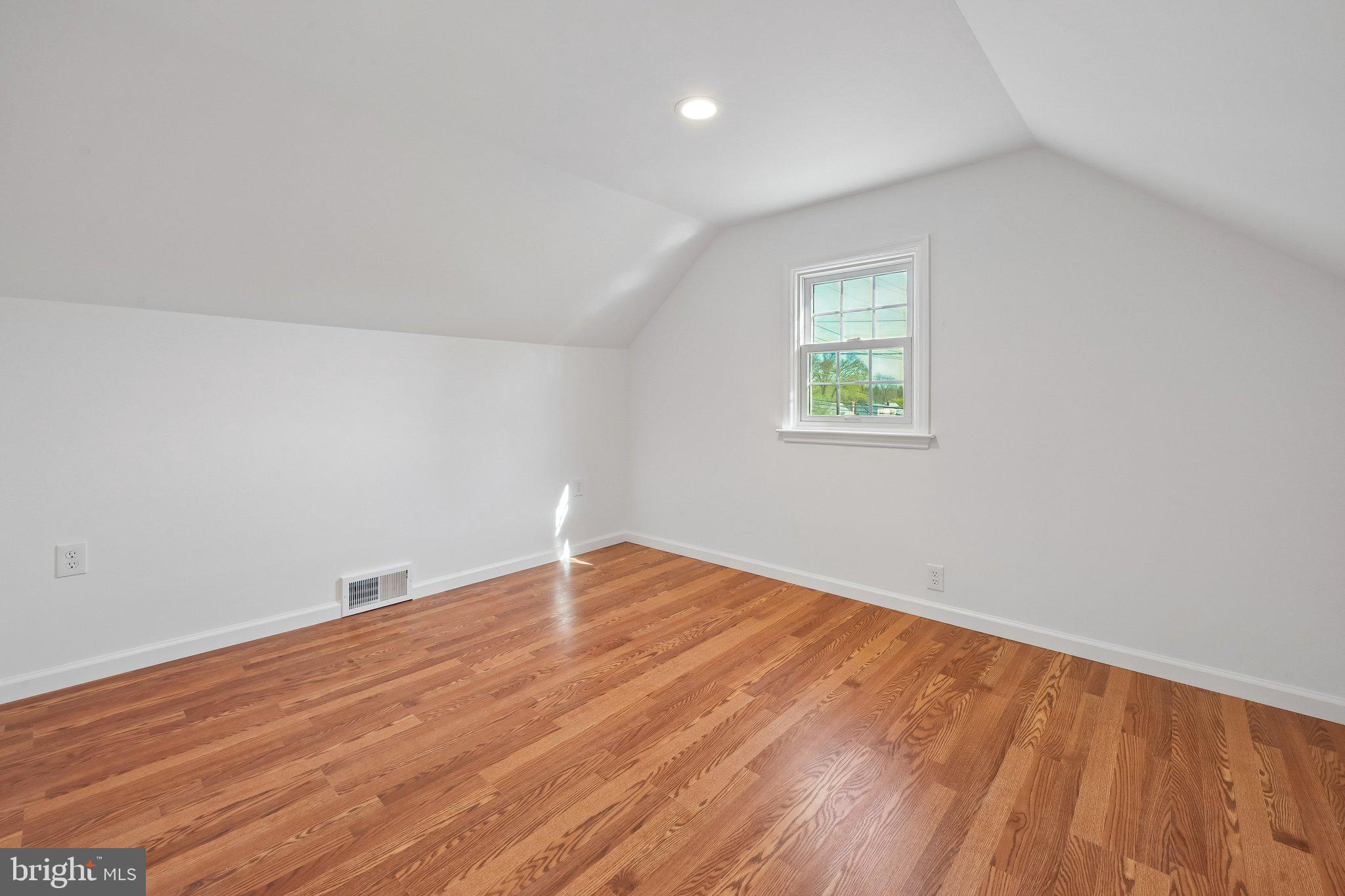 28 Pancoast Boulevard Delran, NJ 08075 - Photo 8 of 26