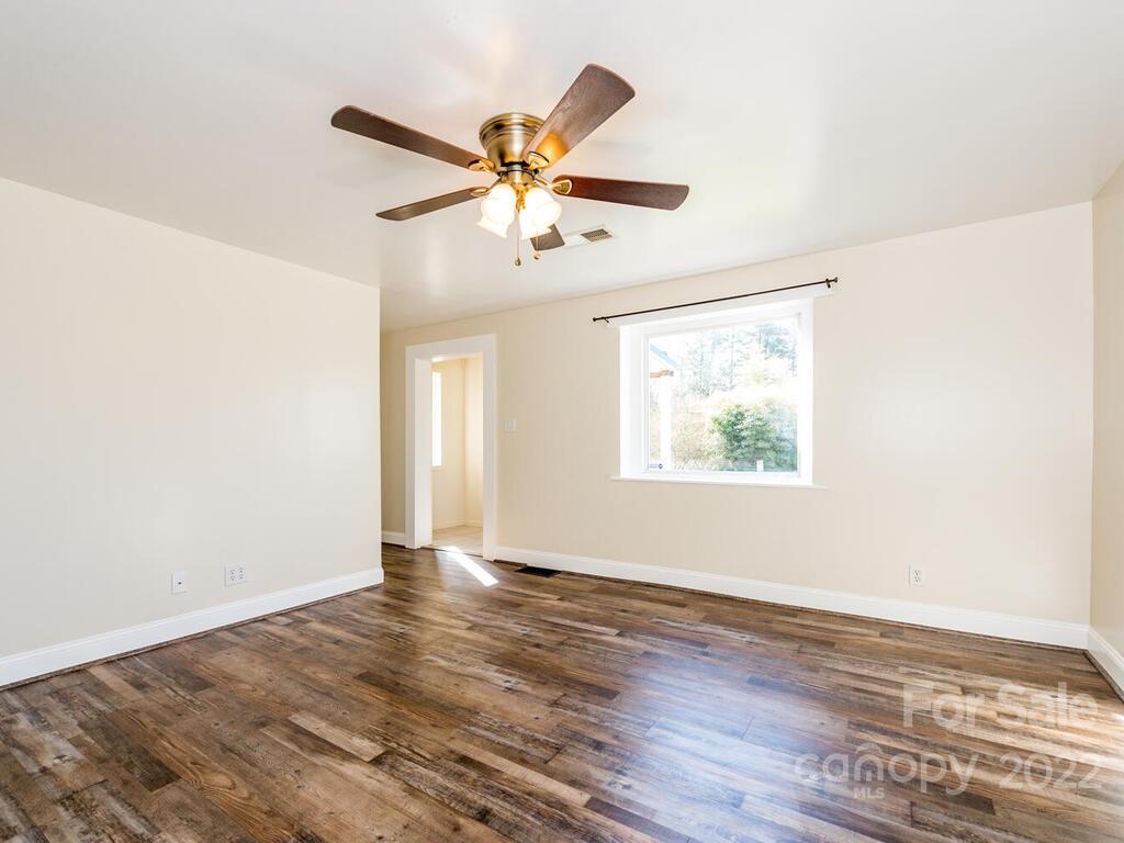 33 Huffman Road Asheville, NC 28806 - Photo 6 of 32 Gallery Image 6