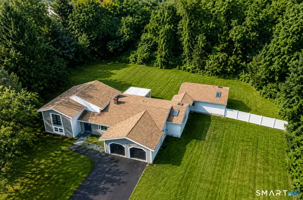 $699,900 | 30 Rolling Hills Drive, Meriden, CT 06451
