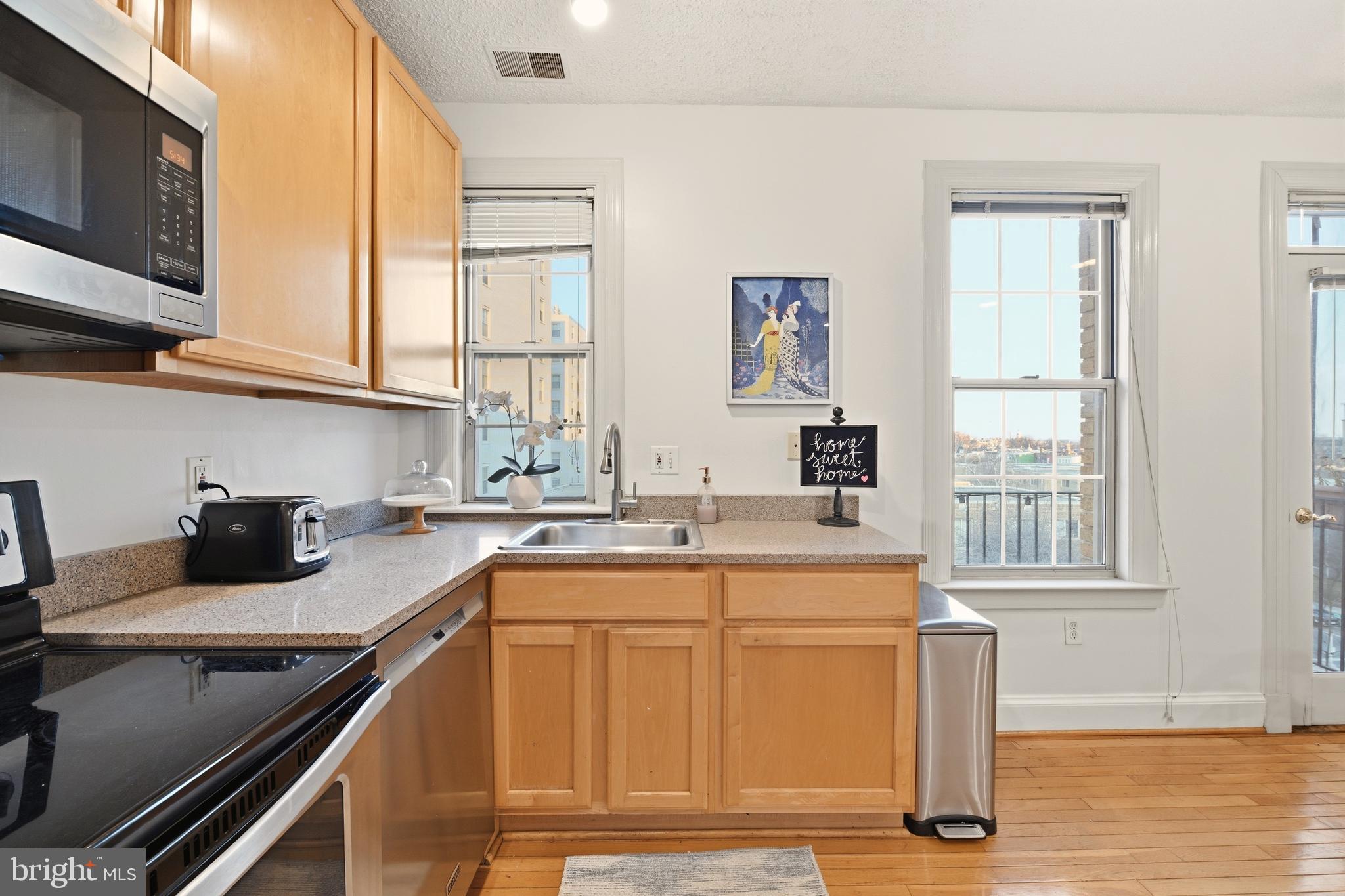 1401 Columbia Road Northwest, Unit 414 Washington, DC 20009 - Photo 17 of 39