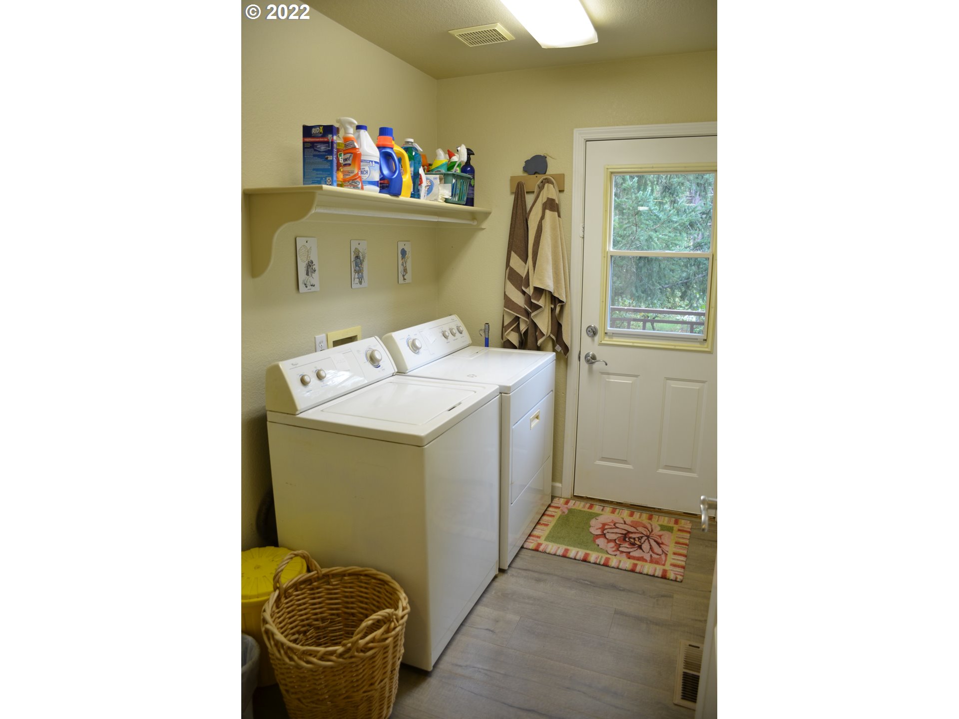 627 Marcy Loop Road Grants Pass, OR 97527 - Photo 14 of 22 Gallery Image 14