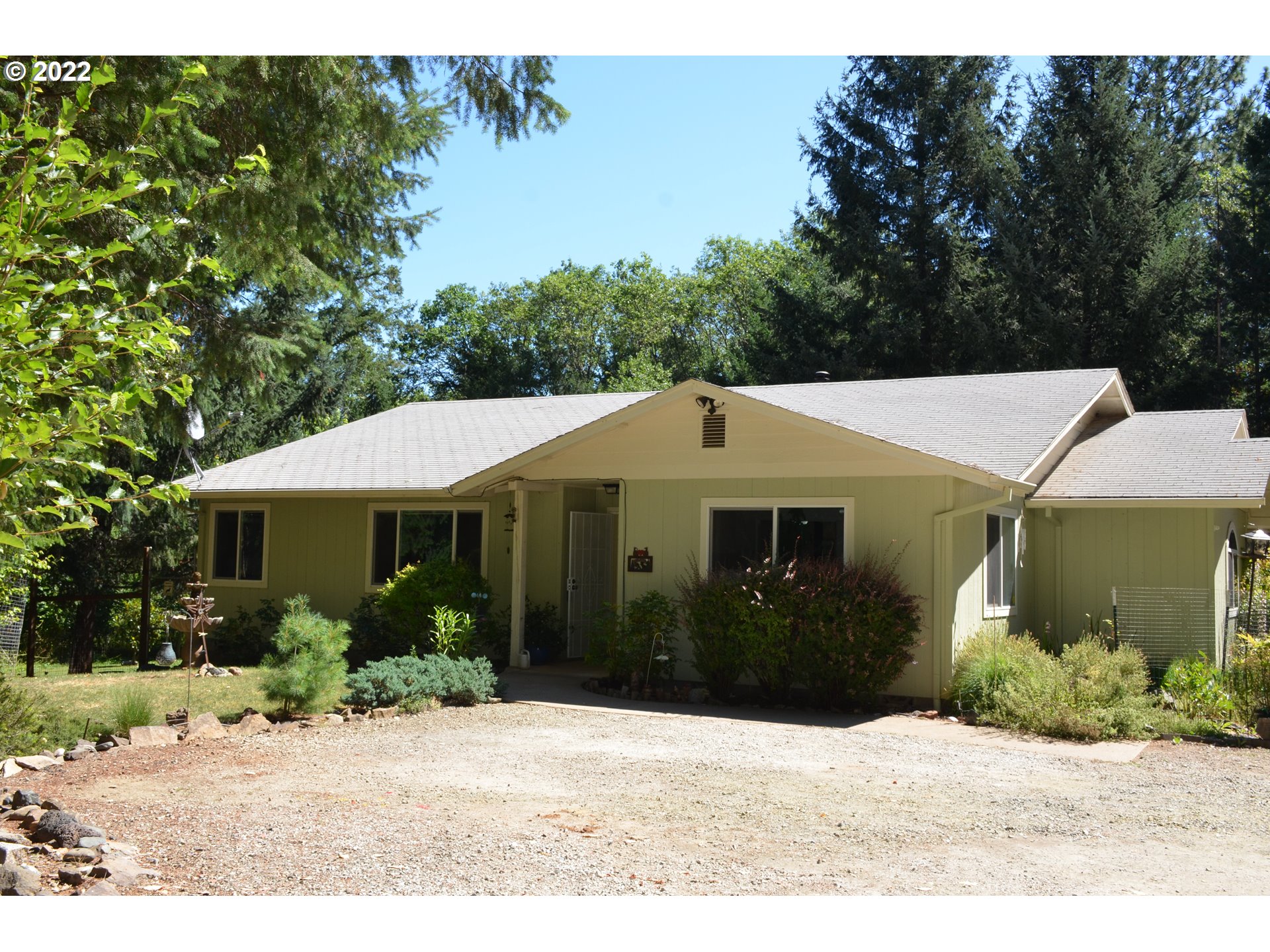 627 Marcy Loop Road Grants Pass, OR 97527 - Photo 4 of 22 Gallery Image 4