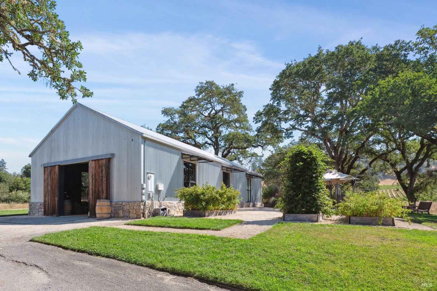 13414 Chalk Hill Road Healdsburg, CA 95448 - Photo 18 of 99