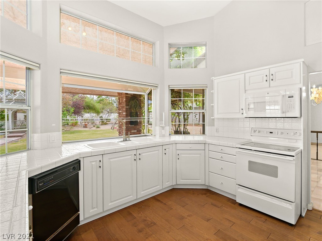 2875 East Russell Road Las Vegas, NV 89120 - Photo 34 of 50 Gallery Image 34