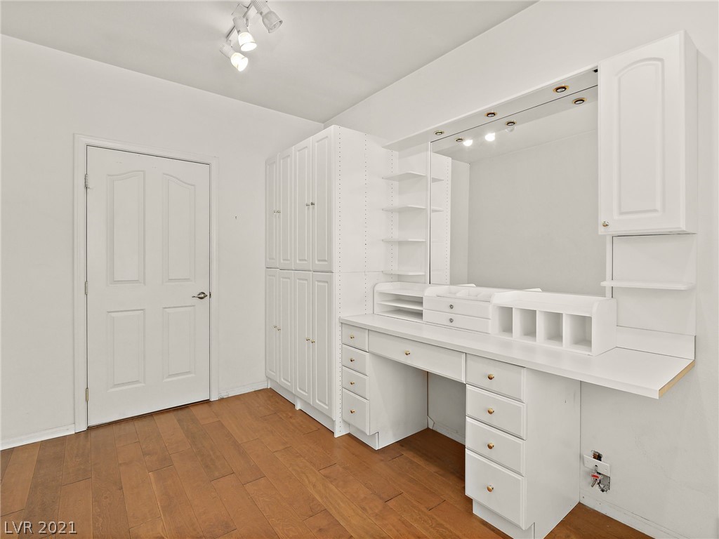 2875 East Russell Road Las Vegas, NV 89120 - Photo 46 of 50 Gallery Image 46