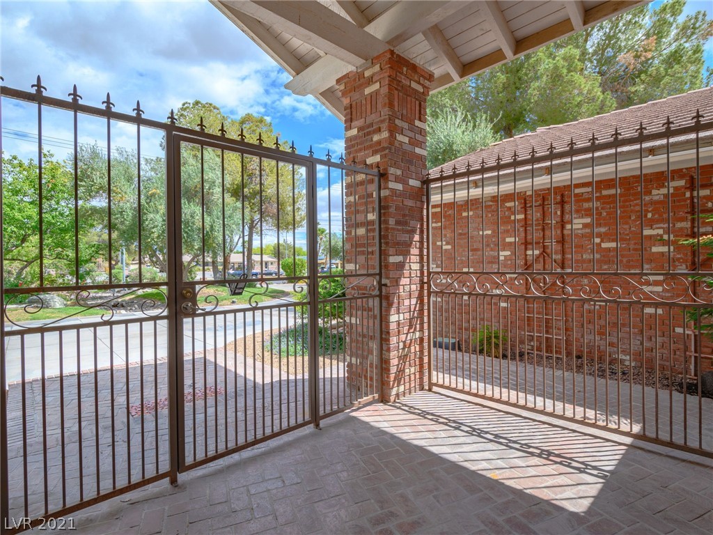 2875 East Russell Road Las Vegas, NV 89120 - Photo 10 of 50 Gallery Image 10