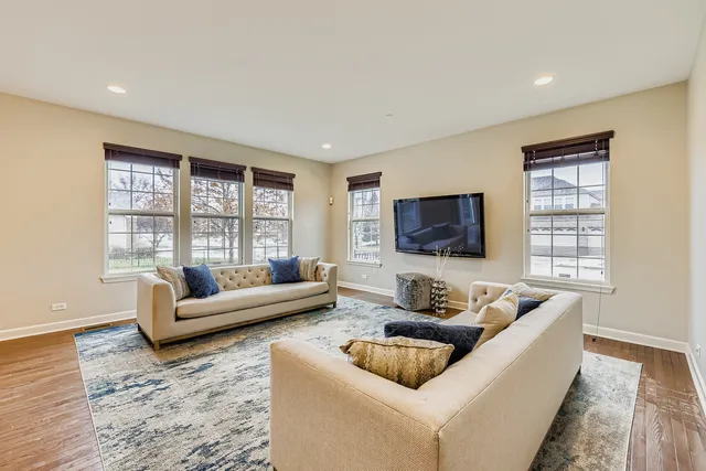 $649,900 | 2224 Amelia Lane, Hoffman Estates, IL 60192