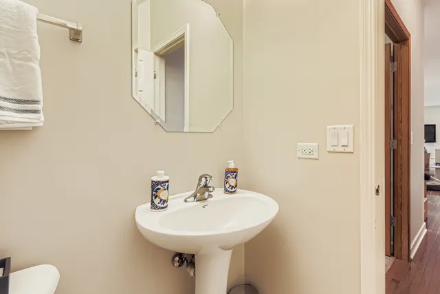 $649,900 | 2224 Amelia Lane, Hoffman Estates, IL 60192