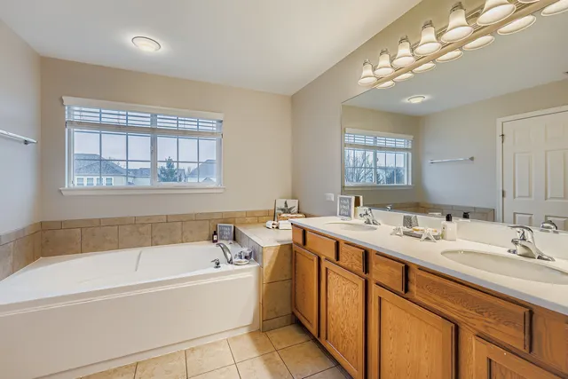 $649,900 | 2224 Amelia Lane, Hoffman Estates, IL 60192