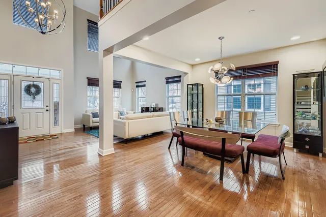 $649,900 | 2224 Amelia Lane, Hoffman Estates, IL 60192