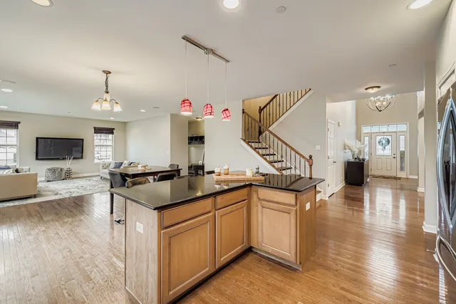 $649,900 | 2224 Amelia Lane, Hoffman Estates, IL 60192