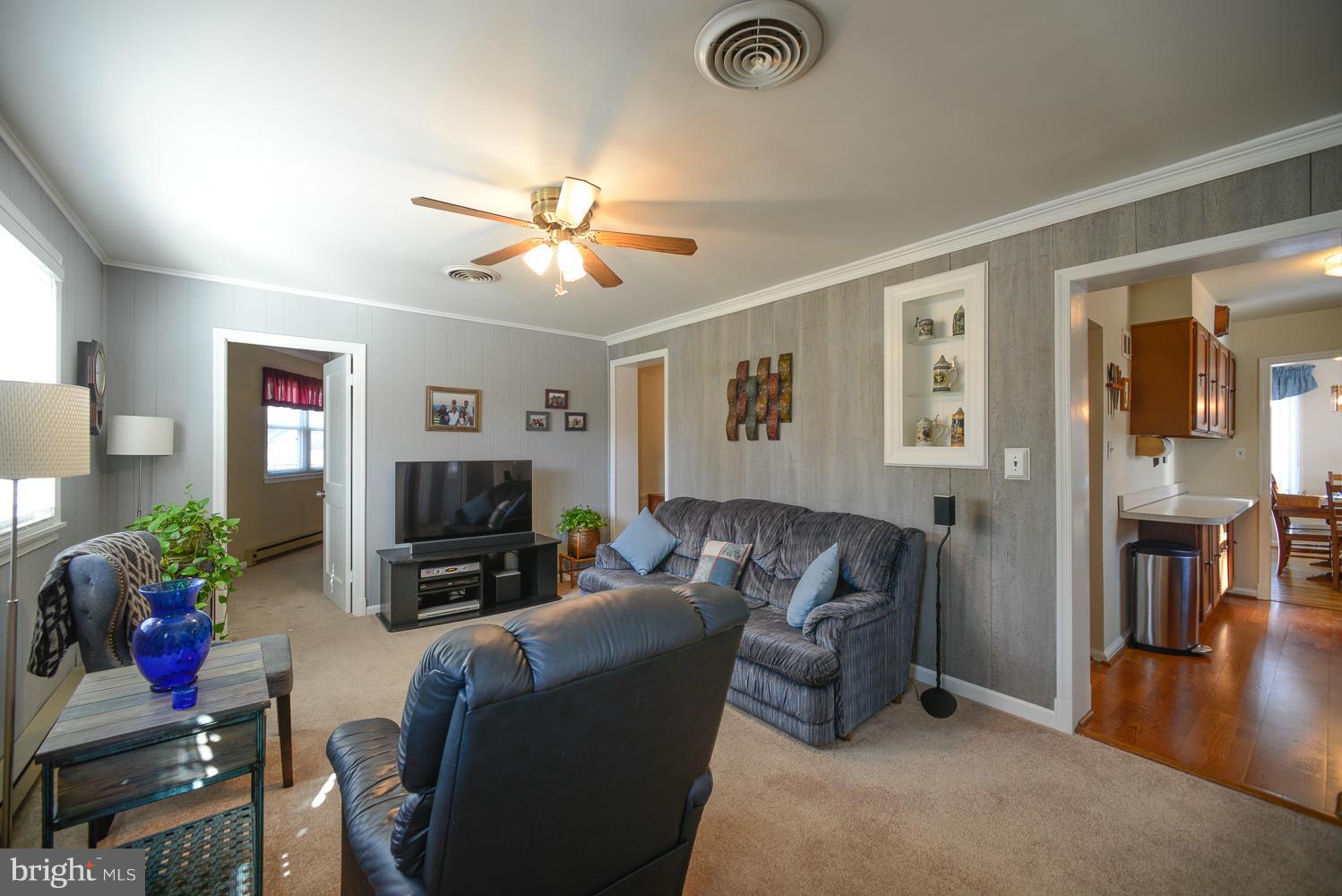 11718 Highview Avenue Silver Spring, MD 20902 - Photo 11 of 24 Interior (General)