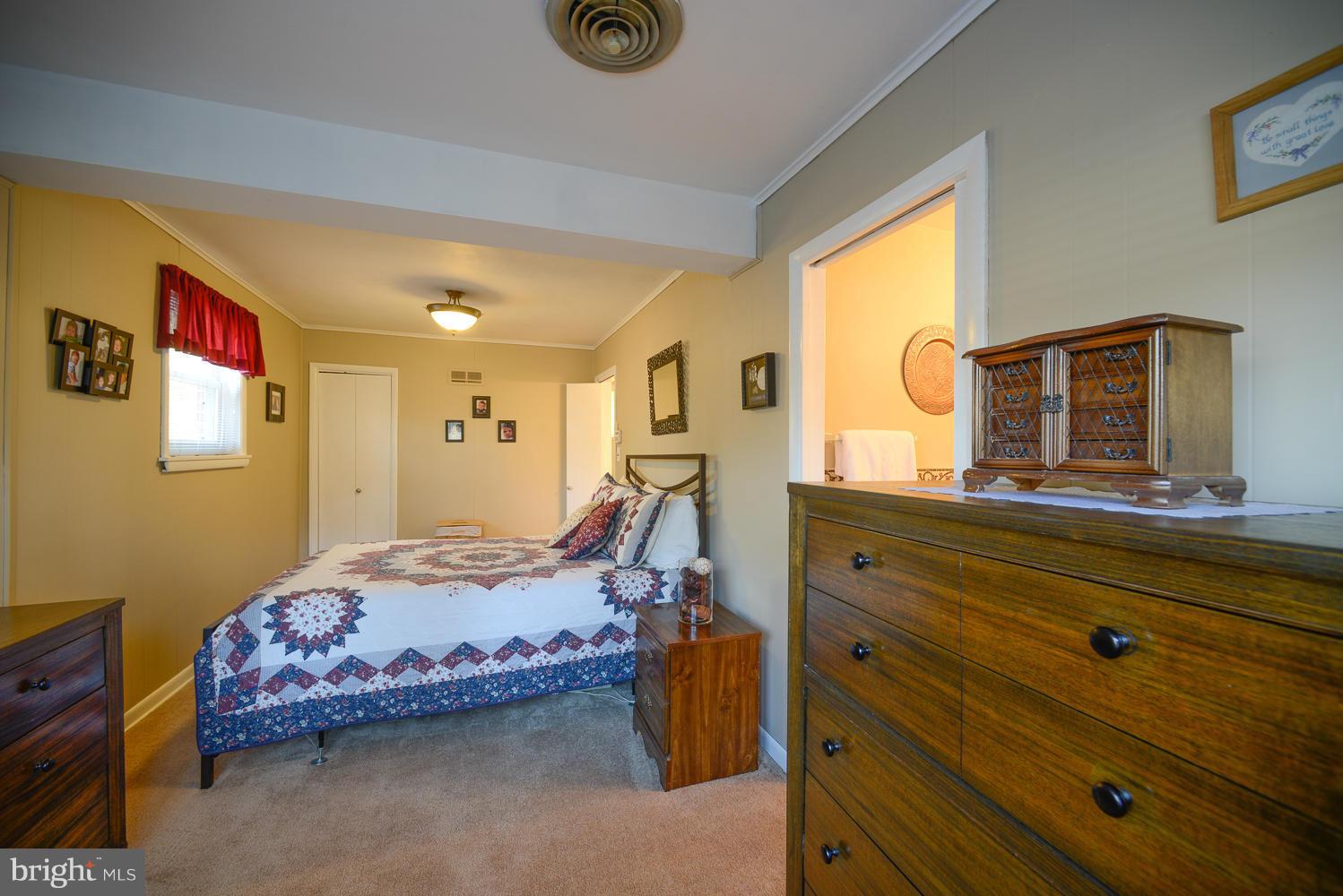 11718 Highview Avenue Silver Spring, MD 20902 - Photo 13 of 24 Interior (General)