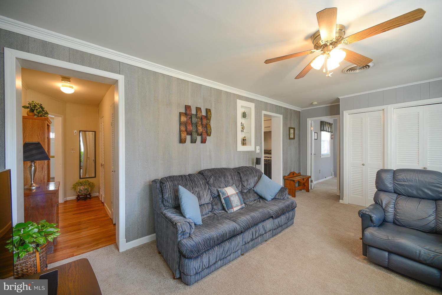11718 Highview Avenue Silver Spring, MD 20902 - Photo 3 of 24 Interior (General)