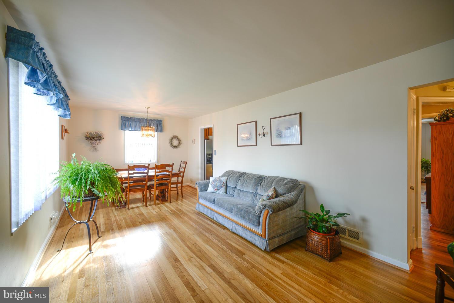 11718 Highview Avenue Silver Spring, MD 20902 - Photo 6 of 24 Interior (General)