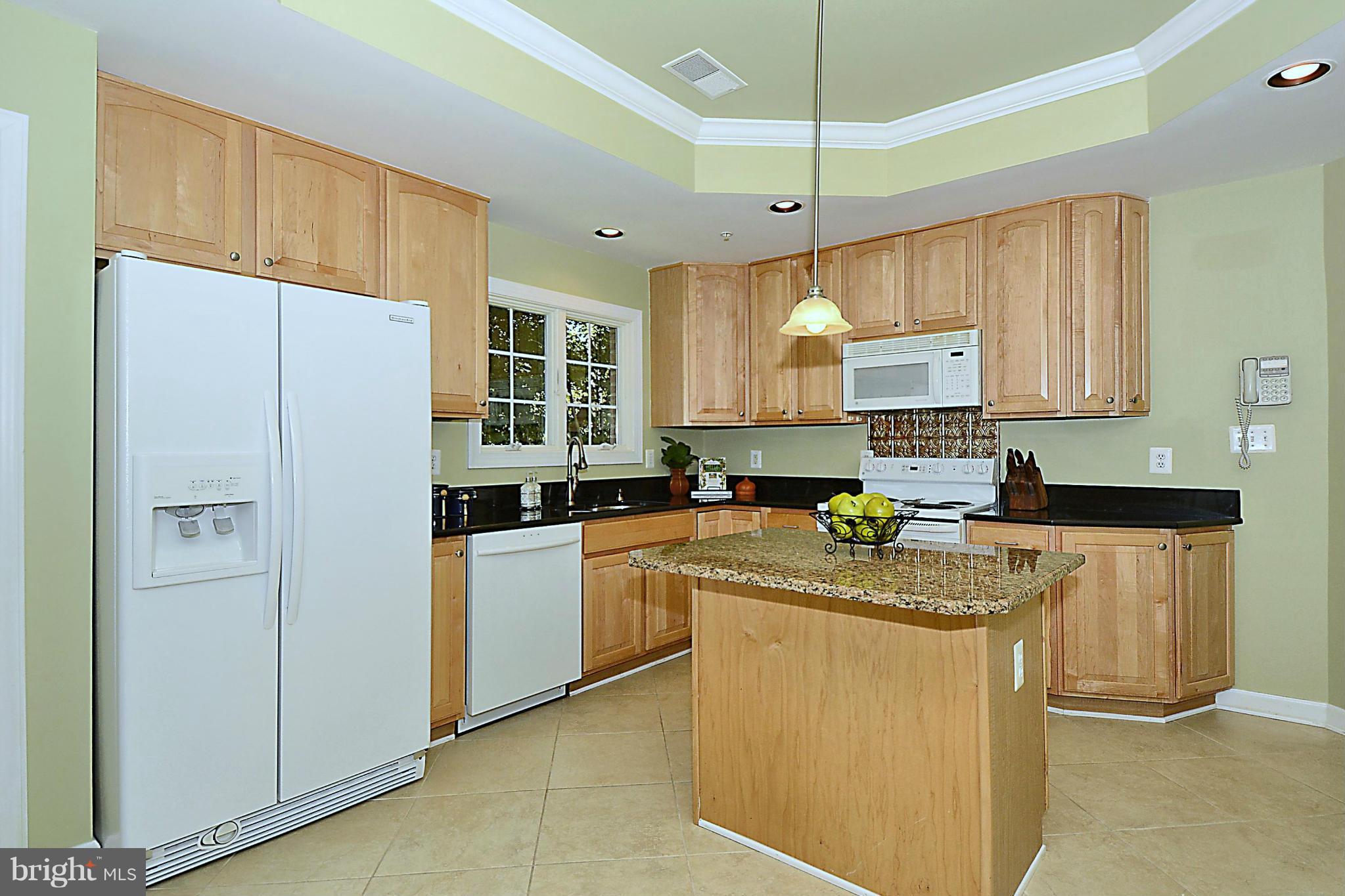 383 Colony Point Place Edgewater, MD 21037 - Photo 11 of 30 This Kitchen is the Heart of this Home!