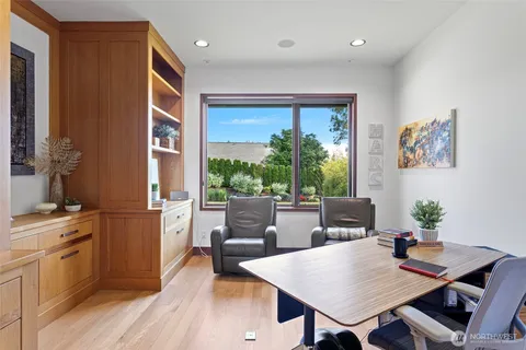 $7,250,000 | 8631 Northeast 19th Place, Clyde Hill, WA 98004