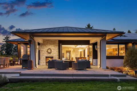 $7,250,000 | 8631 Northeast 19th Place, Clyde Hill, WA 98004