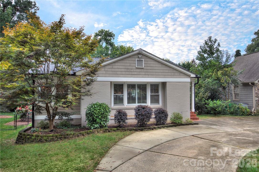 3215 Cambridge Road Charlotte, NC 28209 - Photo 3 of 28