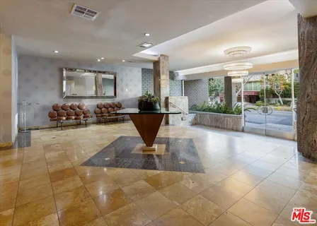 $1,095,000 | 531 North Rossmore Avenue, Unit 204, Los Angeles, CA 90004
