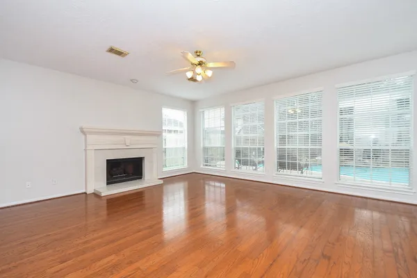 $3,000 | 7010 Adobe Oaks Court, Sugar Land, TX 77479