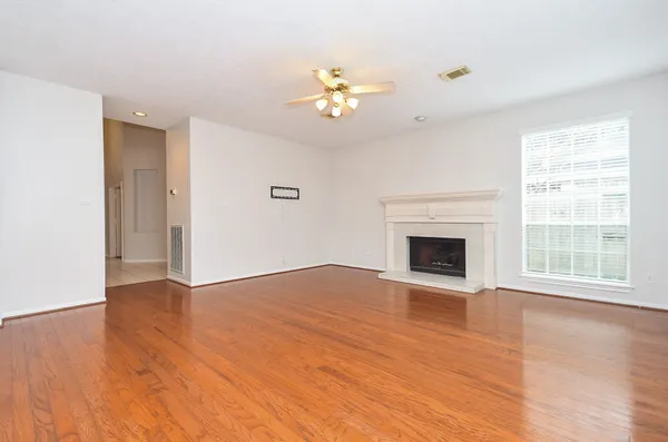 $3,000 | 7010 Adobe Oaks Court, Sugar Land, TX 77479