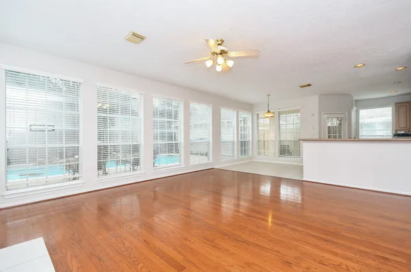 $3,000 | 7010 Adobe Oaks Court, Sugar Land, TX 77479