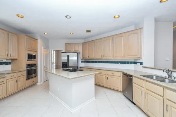 $3,000 | 7010 Adobe Oaks Court, Sugar Land, TX 77479