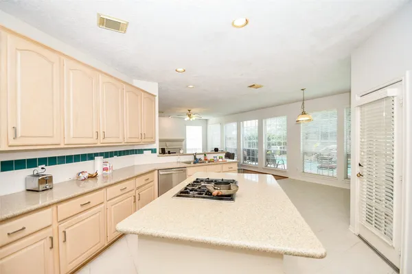 $3,000 | 7010 Adobe Oaks Court, Sugar Land, TX 77479