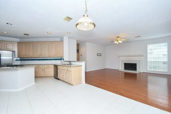 $3,000 | 7010 Adobe Oaks Court, Sugar Land, TX 77479